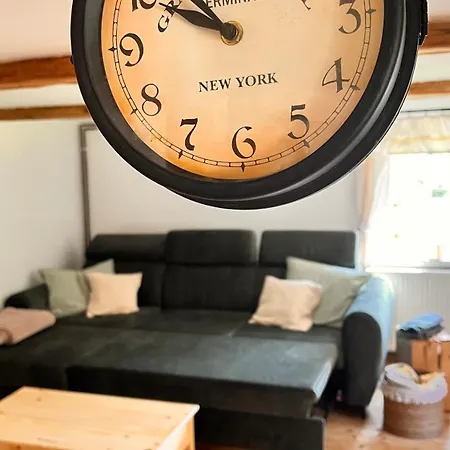 Hobiti Domecek U Lesa A Studanky Decin