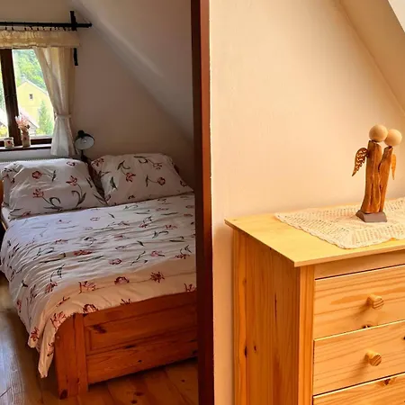 Hobiti Domecek U Lesa A Studanky Decin