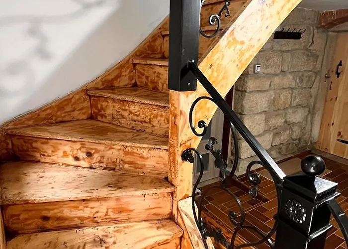Hobiti Domecek U Lesa A Studanky